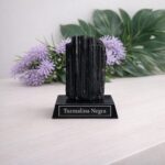 turmalina negra na base