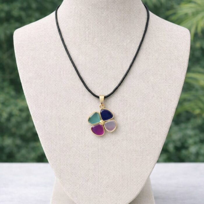 Pingente Trevo em Ágata Tingida Colorida