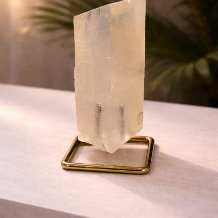 Calcita Ótica na Base Dourada 2