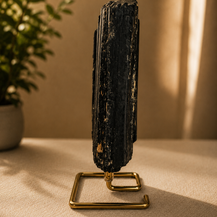 Turmalina Negra na Base Dourada - 1,222kg 2